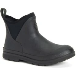 Muck Boots: Women's OAW 000 Black Originals Ankle Boot